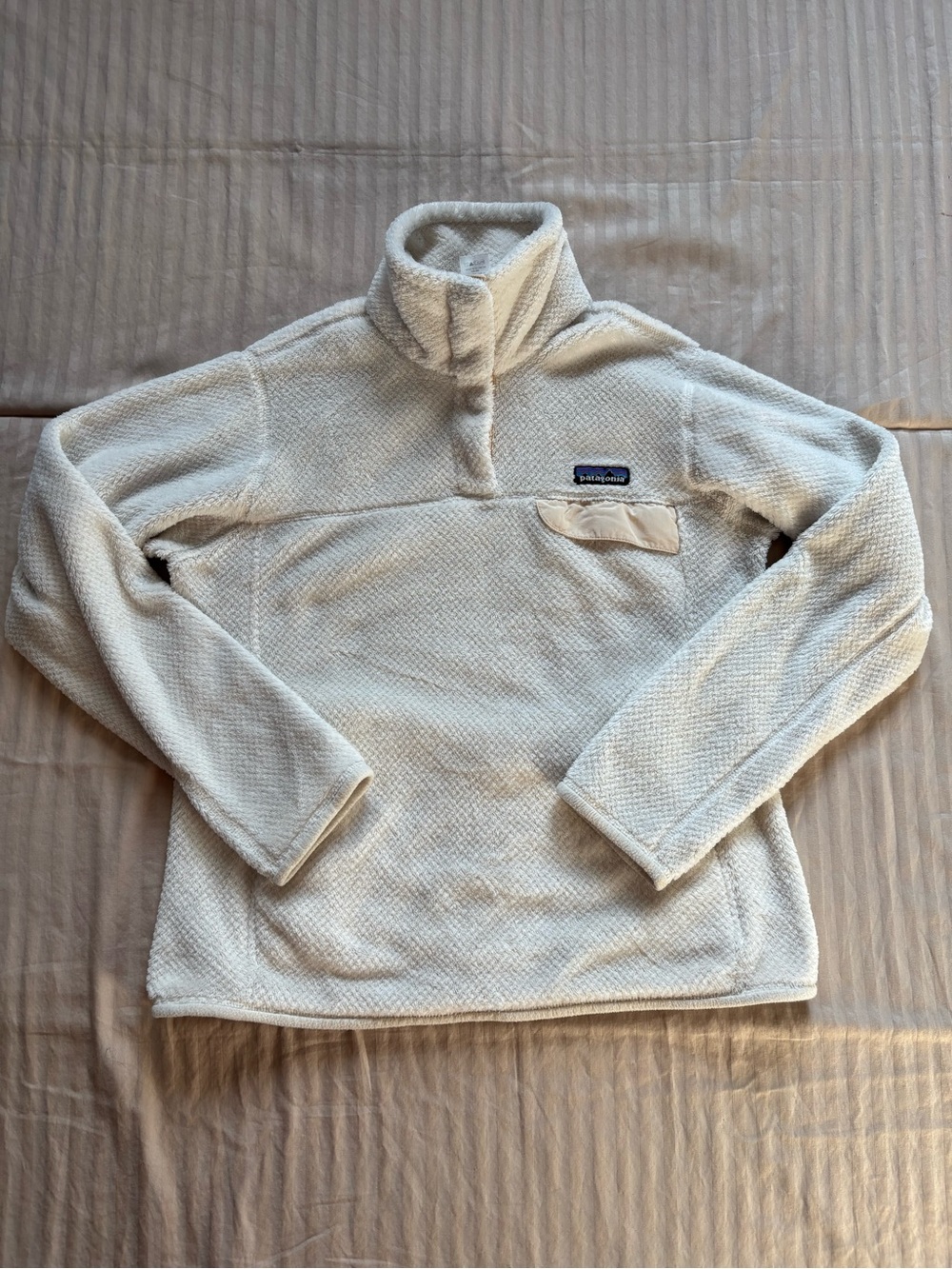 Patagonia Womens Fleece Jacket Medium M 1/4 Snap Pullover Pockets hooded Cream